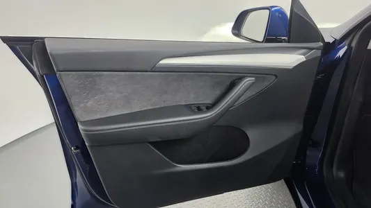 Tesla Y RWD 2024 24