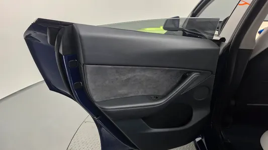 Tesla Y RWD 2024 25