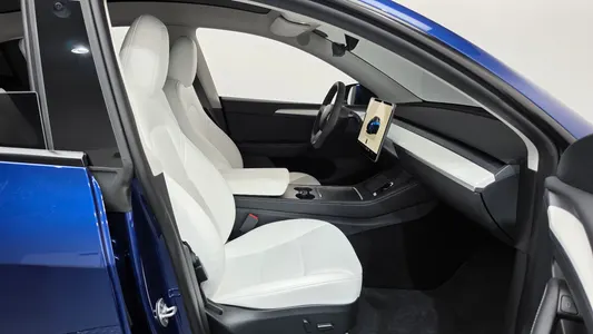 Tesla Y RWD 2024 26