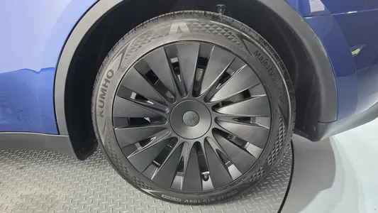 Tesla Y RWD 2024 21