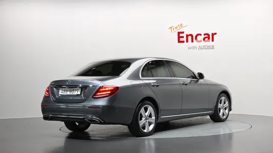 Mercedes-Benz E-Class W213 E220d 2017