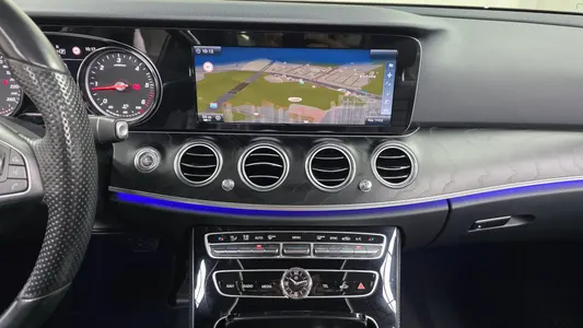 Mercedes-Benz E-Class W213 E220d 2017 12