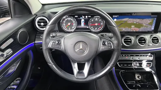 Mercedes-Benz E-Class W213 E220d 2017 13