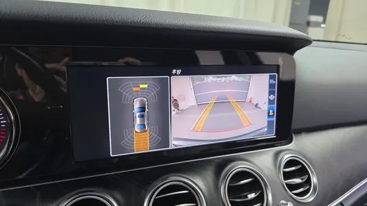 Mercedes-Benz E-Class W213 E220d 2017 14