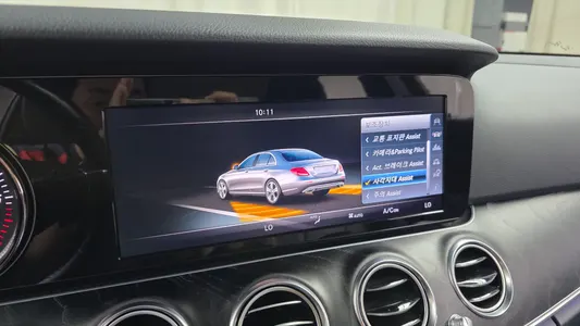 Mercedes-Benz E-Class W213 E220d 2017 31