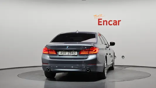BMW 5 Series (G30) 520d 2018 4