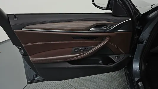 BMW 5 Series (G30) 520d 2018 24