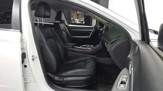Hyundai (DN8) 2.0 LPG() 2019 11