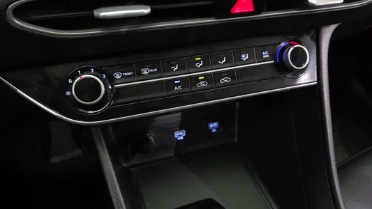 Hyundai (DN8) 2.0 LPG() 2019 16