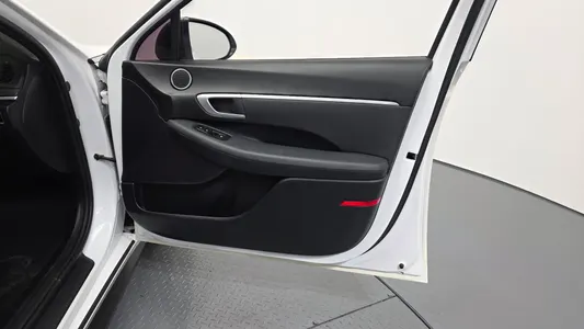 Hyundai (DN8) 2.0 LPG() 2019 25