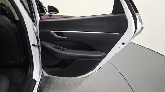 Hyundai (DN8) 2.0 LPG() 2019 26