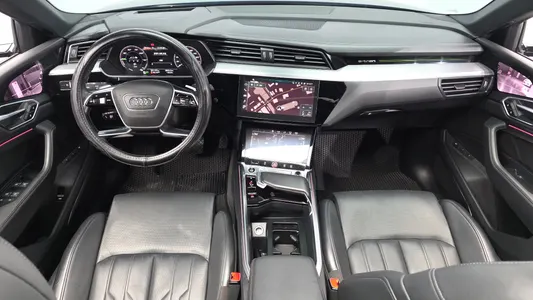 Audi e- 55 2021 6
