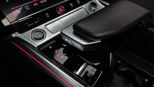 Audi e- 55 2021 8