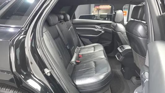 Audi e- 55 2021 11