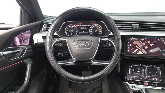 Audi e- 55 2021 12