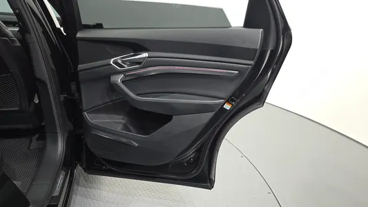 Audi e- 55 2021 25