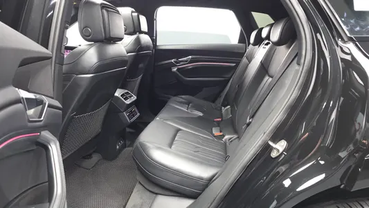 Audi e- 55 2021 26