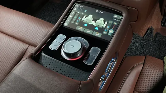 Genesis G90 (RS 4) 3.5 e-S/C AWD 2023 19