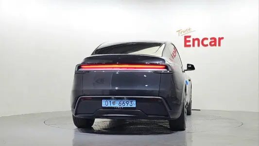 Tesla Y RWD 2025 4
