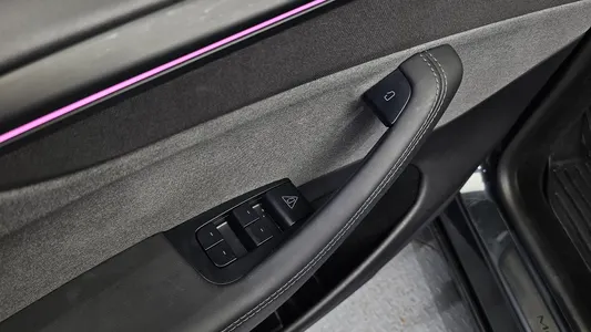 Tesla Y RWD 2025 13