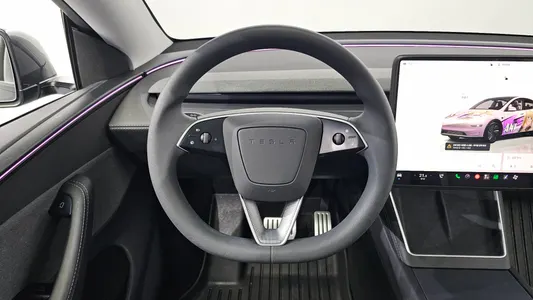 Tesla Y RWD 2025 14