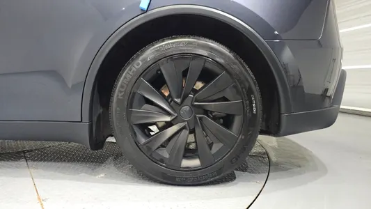Tesla Y RWD 2025 21
