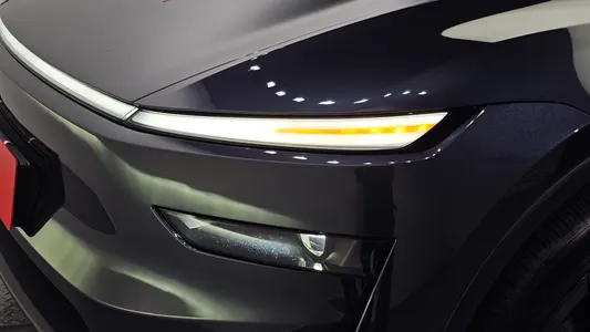Tesla Y RWD 2025 22