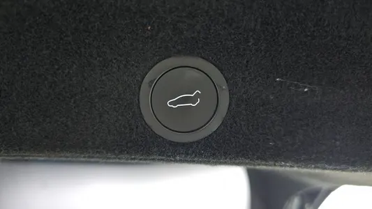 Tesla Y RWD 2025 33