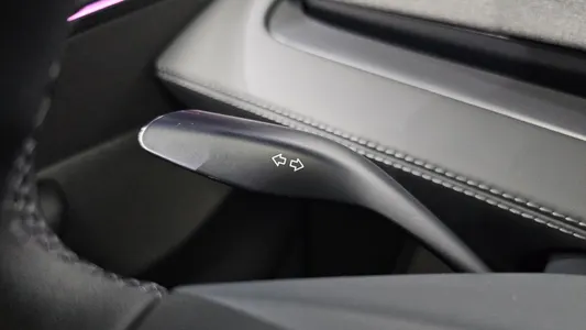 Tesla Y RWD 2025 28