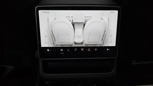 Tesla Y RWD 2025 30