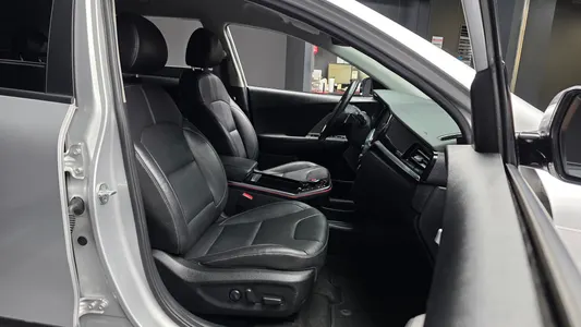 Kia 니로 플러스 2022 11