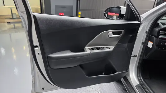 Kia 니로 플러스 2022 25