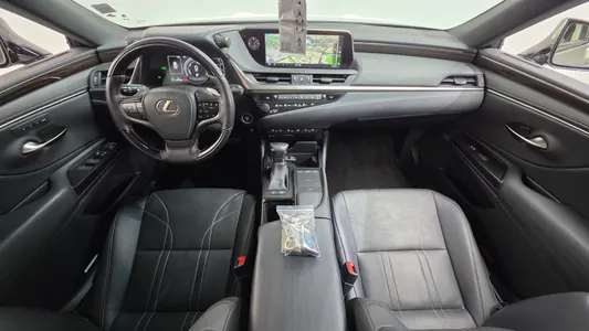 Lexus ES300h 7 2019 7