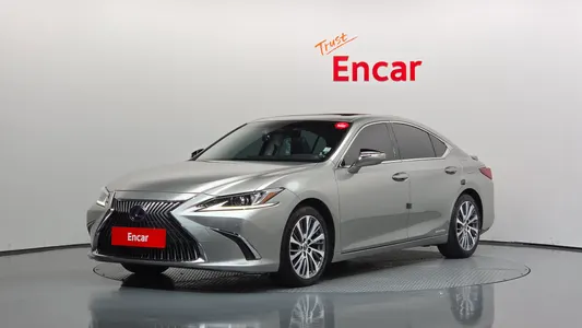 Lexus ES300h 7 2019