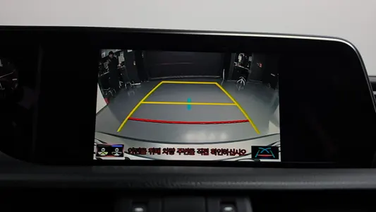 Lexus ES300h 7 2019 14