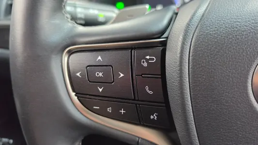 Lexus ES300h 7 2019 16