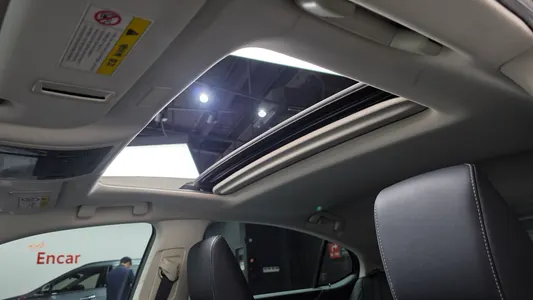 Lexus ES300h 7 2019 18