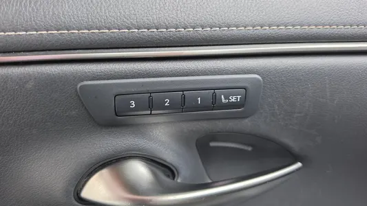 Lexus ES300h 7 2019 19