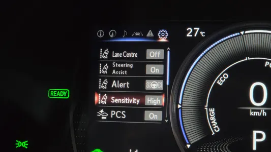 Lexus ES300h 7 2019 32