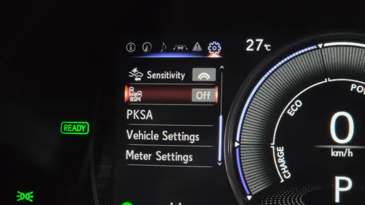 Lexus ES300h 7 2019 33