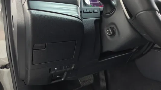 Lexus ES300h 7 2019 29