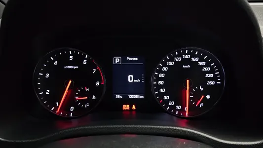 Hyundai AD 1.6 2017 8