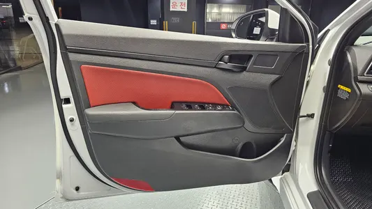 Hyundai AD 1.6 2017 24