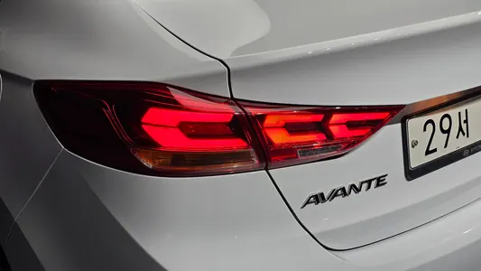 Hyundai AD 1.6 2017 23