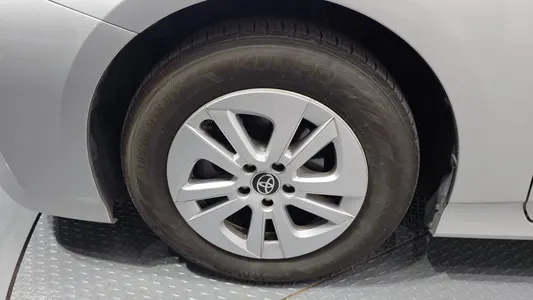 Toyota 4 1.8 E 2018 5