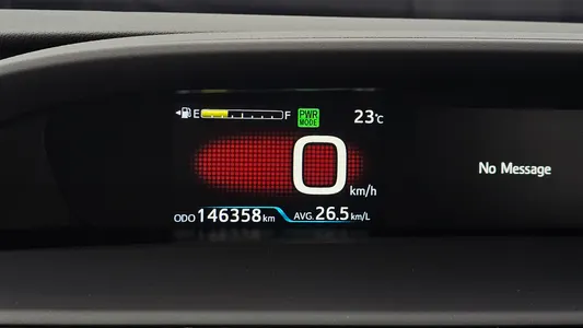 Toyota 4 1.8 E 2018 8