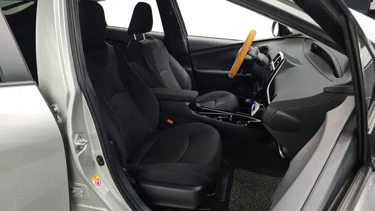 Toyota 4 1.8 E 2018 26