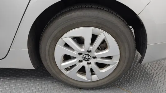 Toyota 4 1.8 E 2018 21
