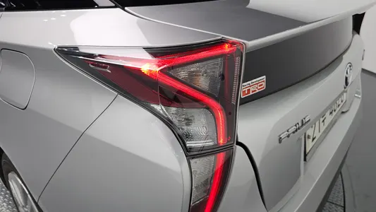 Toyota 4 1.8 E 2018 23