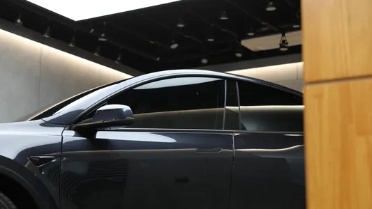 Tesla Y RWD 2025 4